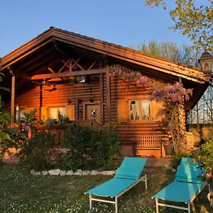 https://chalet-bb-laghetti-martina.emilia-romagnahotels.net